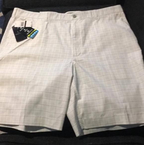 PGA Tour Shorts Motionflux 360 Active Stretch Waistband~White and light gray - Picture 1 of 8